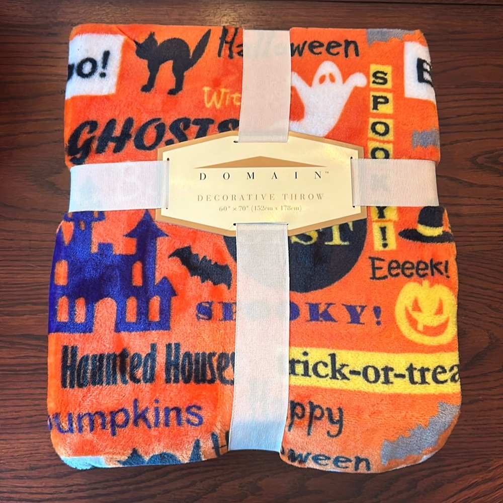 Domain Halloween Throw